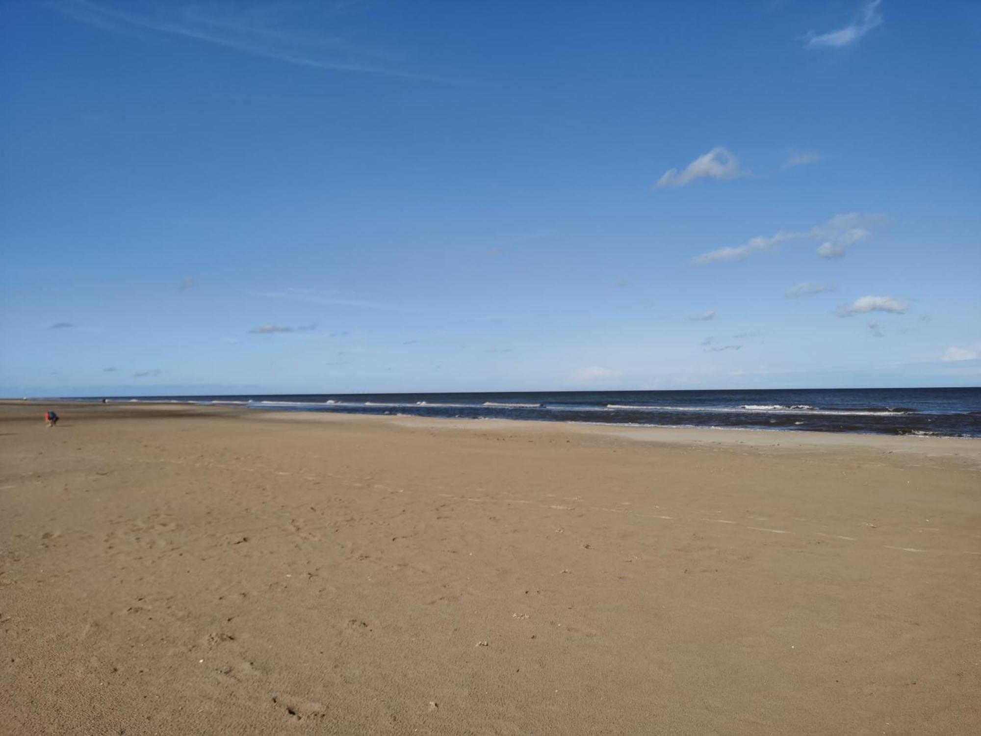 Golden Sands Beach Activities Sea Holiday Relax 梅布尔索普 外观 照片
